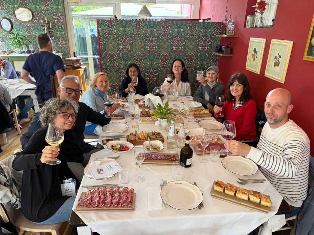 Pranzo di prodotti tipici emiliani